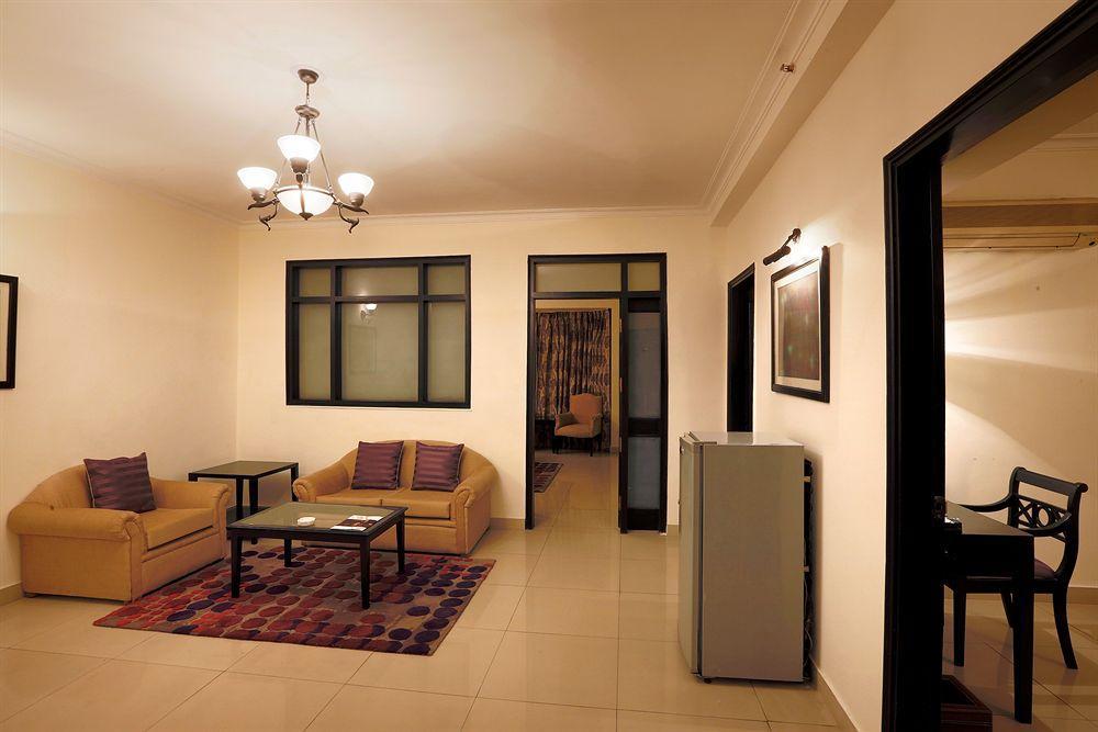 Townhouse 517 La Sapphire Near Delhi Airport Hotel Új-Delhi Kültér fotó